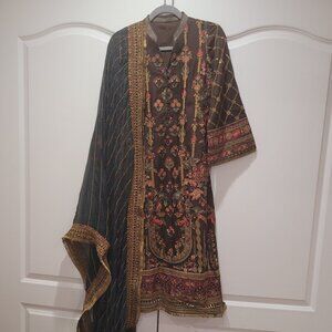 Iznik Custom Stitched Embroidered Chiffon 3 pcs Suit | Pakistani | Indian Wear